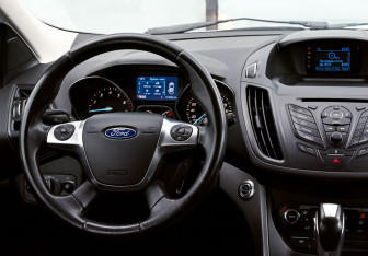 Подержанный автомобиль Ford Kuga 2013 года (23 фото)