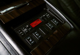 Подержанный автомобиль Nissan Teana 2012 года (18 фото)