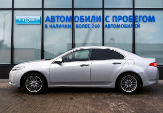 Подержанный автомобиль Honda Accord Sedan 2011 года (2 фото)