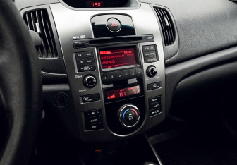 Подержанный автомобиль Kia Cerato Sedan 2011 года (11 фото)