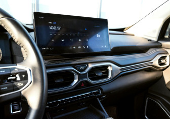 Подержанный автомобиль Geely Okavango 2022 года (12 фото)