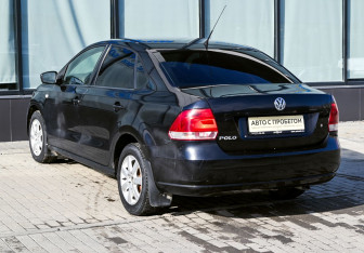Подержанный автомобиль Volkswagen Polo Sedan 2011 года (3 фото)