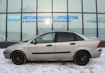 Подержанный автомобиль Ford Focus Sedan 2003 года (2 фото)