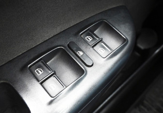 Подержанный автомобиль Skoda Octavia Liftback 2011 года (12 фото)