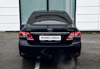 Подержанный автомобиль Toyota Corolla Sedan 2010 года (4 фото)