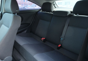 Подержанный автомобиль Opel Astra Hatchback 2007 года (16 фото)