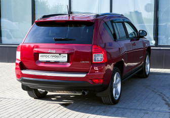 Подержанный автомобиль Jeep Compass 2012 года (5 фото)