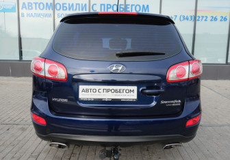 Подержанный автомобиль Hyundai Santa Fe 2010 года (4 фото)