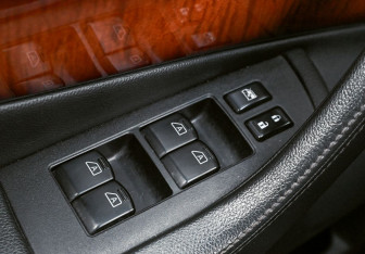 Подержанный автомобиль Infiniti FX 2012 года (17 фото)