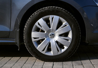 Подержанный автомобиль Volkswagen Jetta Sedan 2013 года (19 фото)