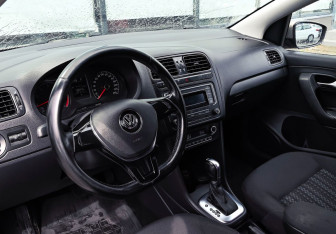 Подержанный автомобиль Volkswagen Polo Sedan 2017 года (6 фото)