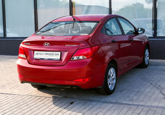Подержанный автомобиль Hyundai Solaris Sedan 2015 года (5 фото)
