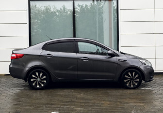 Подержанный автомобиль Kia Rio Sedan 2012 года (6 фото)