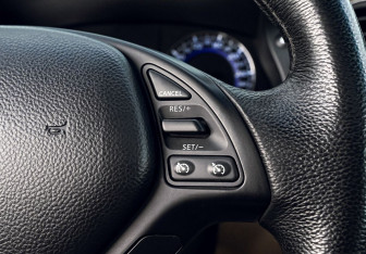 Подержанный автомобиль Infiniti QX50 2017 года (13 фото)