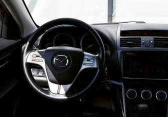 Подержанный автомобиль Mazda 6 Liftback 2008 года (19 фото)