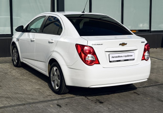 Подержанный автомобиль Chevrolet Aveo Sedan 2015 года (3 фото)