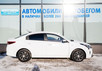 Подержанный автомобиль Kia Rio Sedan 2020 года (6 фото)