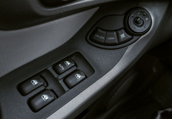 Подержанный автомобиль Hyundai Santa Fe 2012 года (15 фото)