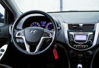 Подержанный автомобиль Hyundai Solaris Sedan 2011 года (19 фото)