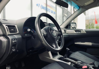 Подержанный автомобиль Subaru Forester Suv 2008 года (10 фото)