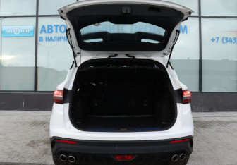 Подержанный автомобиль Geely Coolray 2023 года (19 фото)