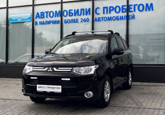 Подержанный автомобиль Mitsubishi Outlander 2013 года (1 фото)