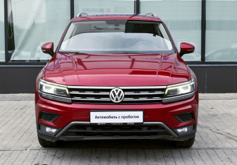 Подержанный автомобиль Volkswagen Tiguan 2018 года (8 фото)