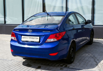 Подержанный автомобиль Hyundai Solaris Sedan 2013 года (5 фото)