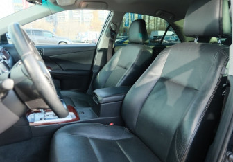 Подержанный автомобиль Toyota Camry Sedan 2012 года (16 фото)