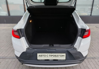 Подержанный автомобиль Renault Arkana 2020 года (21 фото)