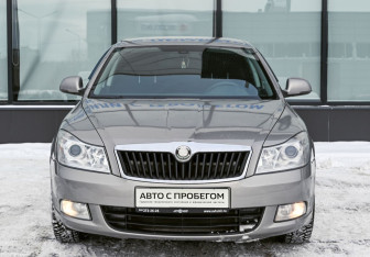 Подержанный автомобиль Skoda Octavia Liftback 2009 года (8 фото)