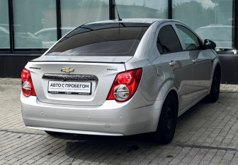 Подержанный автомобиль Chevrolet Aveo Sedan 2012 года (5 фото)