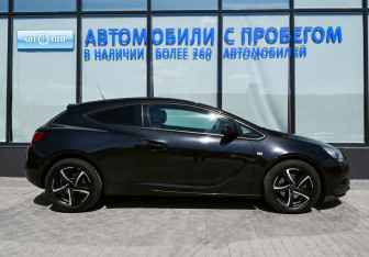 Подержанный автомобиль Opel Astra Hatchback 2013 года (6 фото)