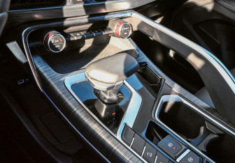 Подержанный автомобиль Geely Tugella 2023 года (13 фото)