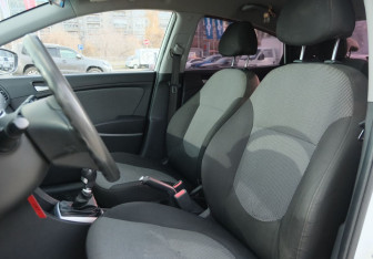 Подержанный автомобиль Hyundai Solaris Sedan 2014 года (17 фото)