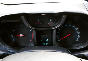 Подержанный автомобиль Chevrolet Orlando 2013 года (11 фото)