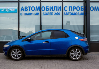 Подержанный автомобиль Honda Civic Hatchback 2007 года (2 фото)