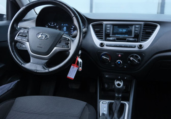 Подержанный автомобиль Hyundai Solaris Sedan 2018 года (10 фото)