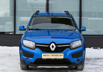 Подержанный автомобиль Renault Sandero 2015 года (8 фото)