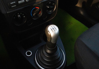 Подержанный автомобиль Ford Fiesta Hatchback 2007 года (10 фото)