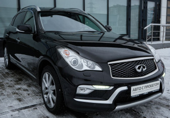 Подержанный автомобиль Infiniti QX50 2017 года (7 фото)