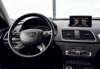 Подержанный автомобиль Audi Q3 2014 года (20 фото)