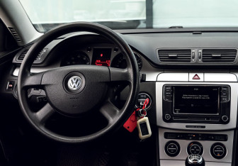 Подержанный автомобиль Volkswagen Passat Wagon 2008 года (18 фото)