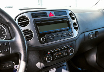 Подержанный автомобиль Volkswagen Tiguan 2010 года (10 фото)
