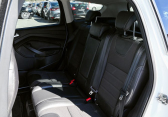 Подержанный автомобиль Ford Kuga 2014 года (15 фото)