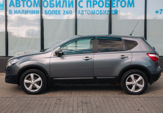 Подержанный автомобиль Nissan Qashqai 2013 года (2 фото)
