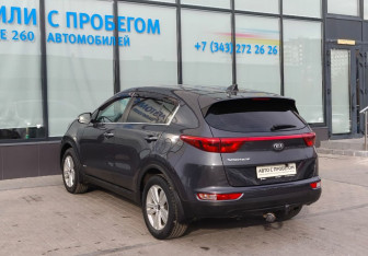 Подержанный автомобиль Kia Sportage 2018 года (3 фото)