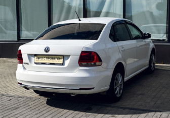 Подержанный автомобиль Volkswagen Polo Sedan 2016 года (5 фото)