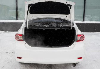 Подержанный автомобиль Toyota Corolla Sedan 2010 года (22 фото)