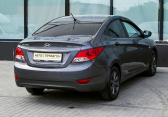 Подержанный автомобиль Hyundai Solaris Sedan 2011 года (5 фото)